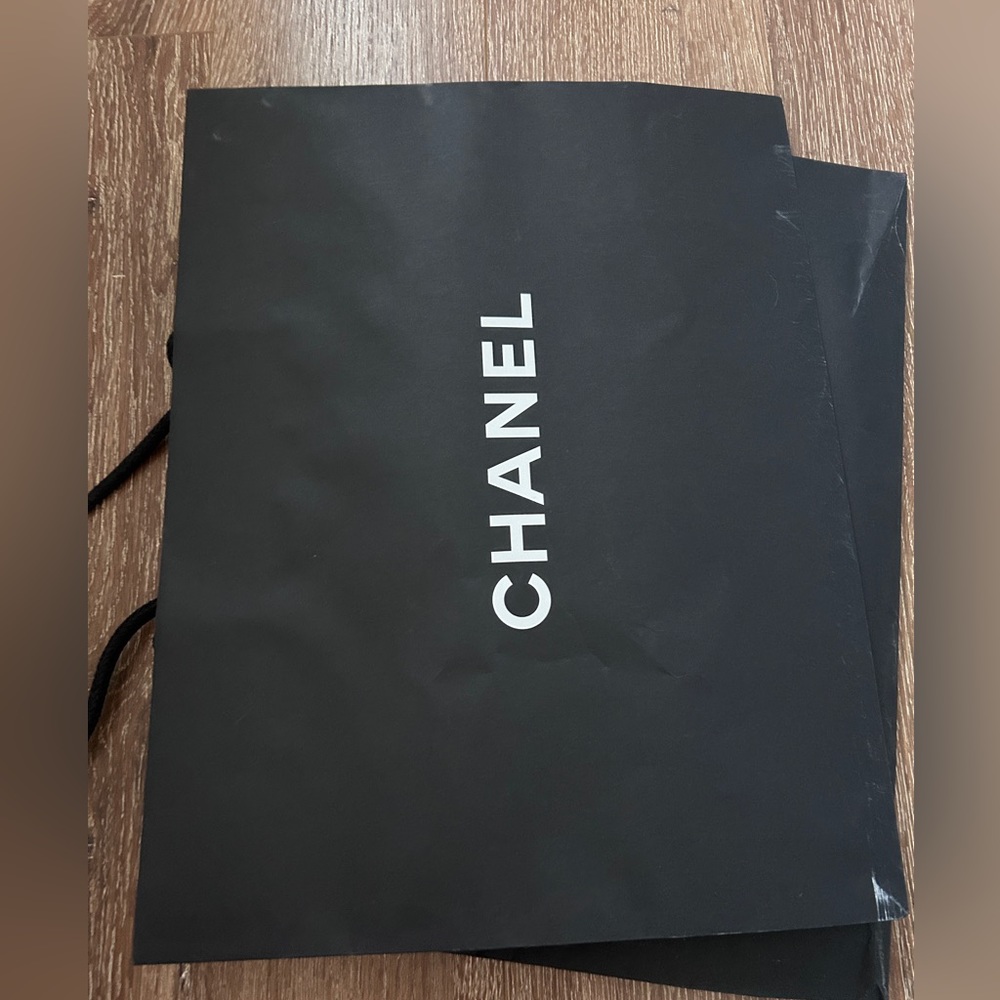 Used Chanel Shopping bag
